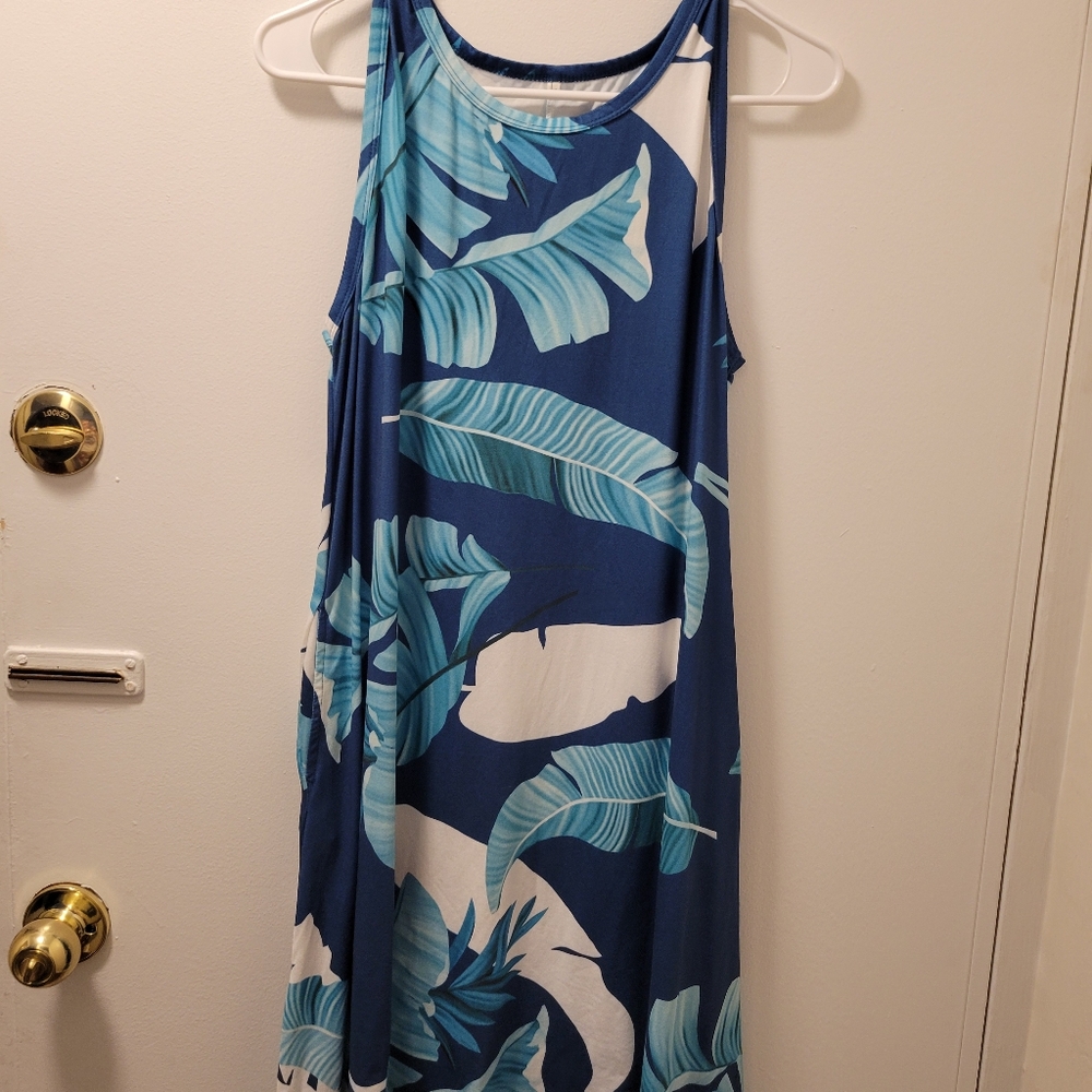 Leaves print dress